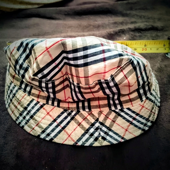 BURBERRY STYLE BUCKET HAT 🪣 - Picture 8 of 16
